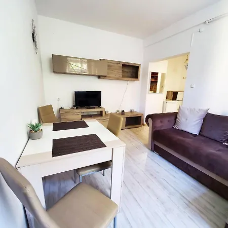 Old Gem Apartment *