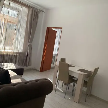 Old Gem Apartment *